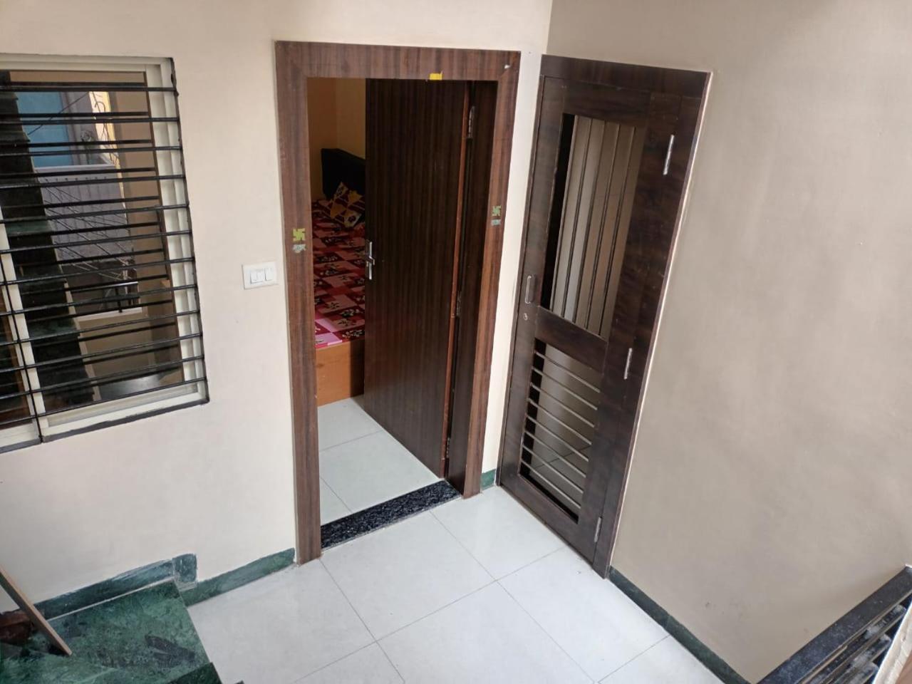 Anand Yatri Grah - Home Stay, Ujjain Exterior photo