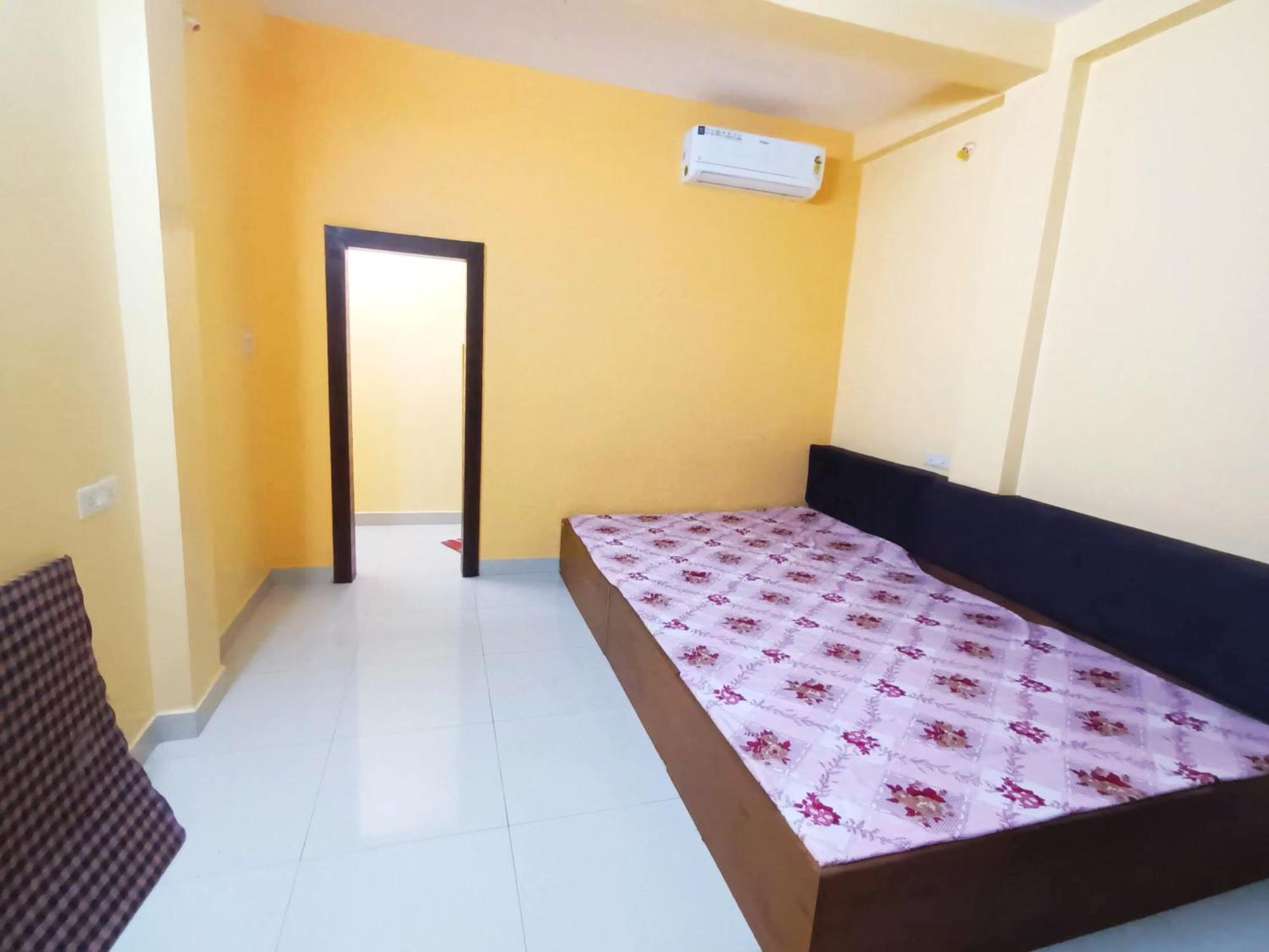 Anand Yatri Grah - Home Stay, Ujjain Exterior photo