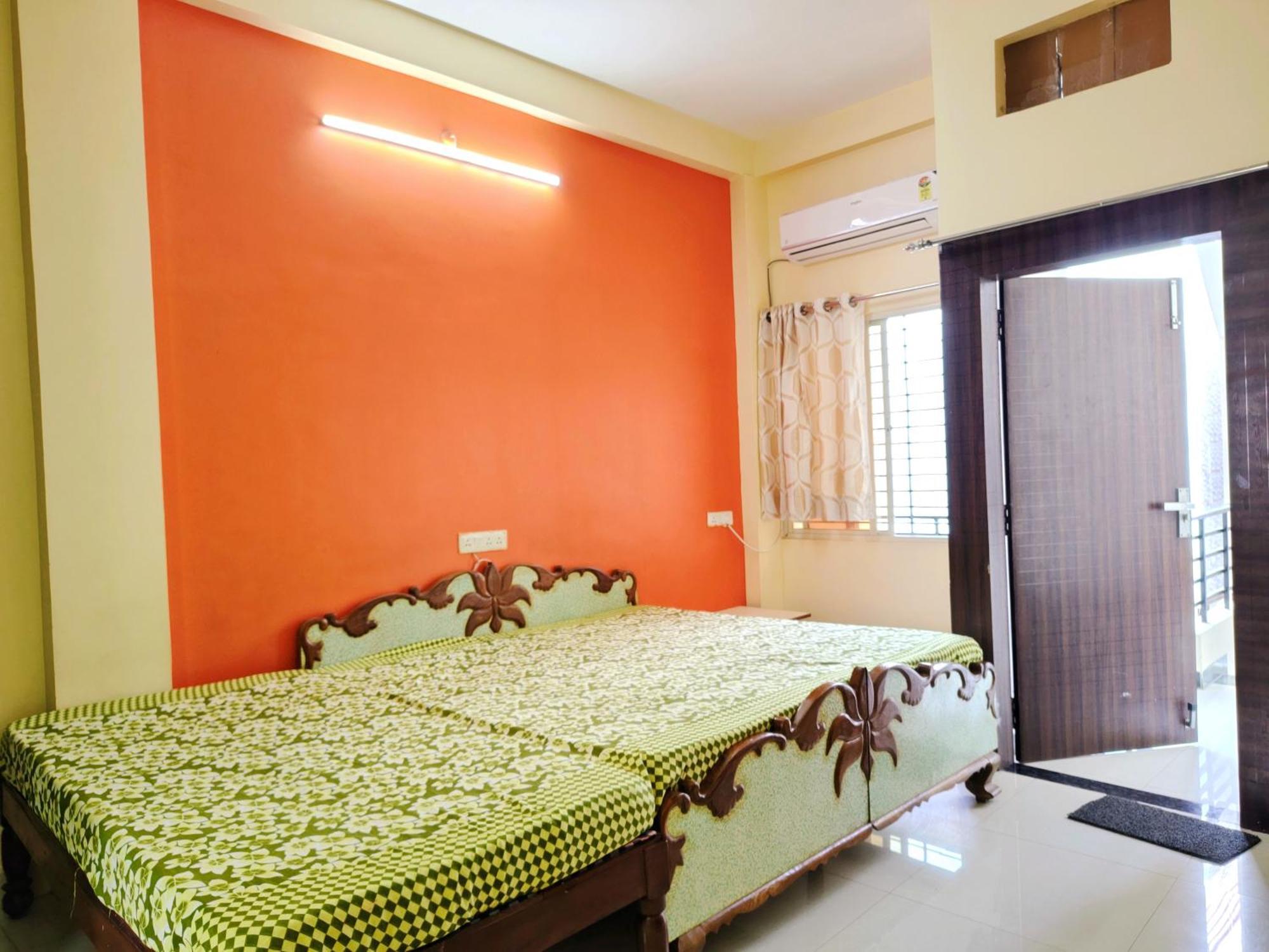 Anand Yatri Grah - Home Stay, Ujjain Exterior photo