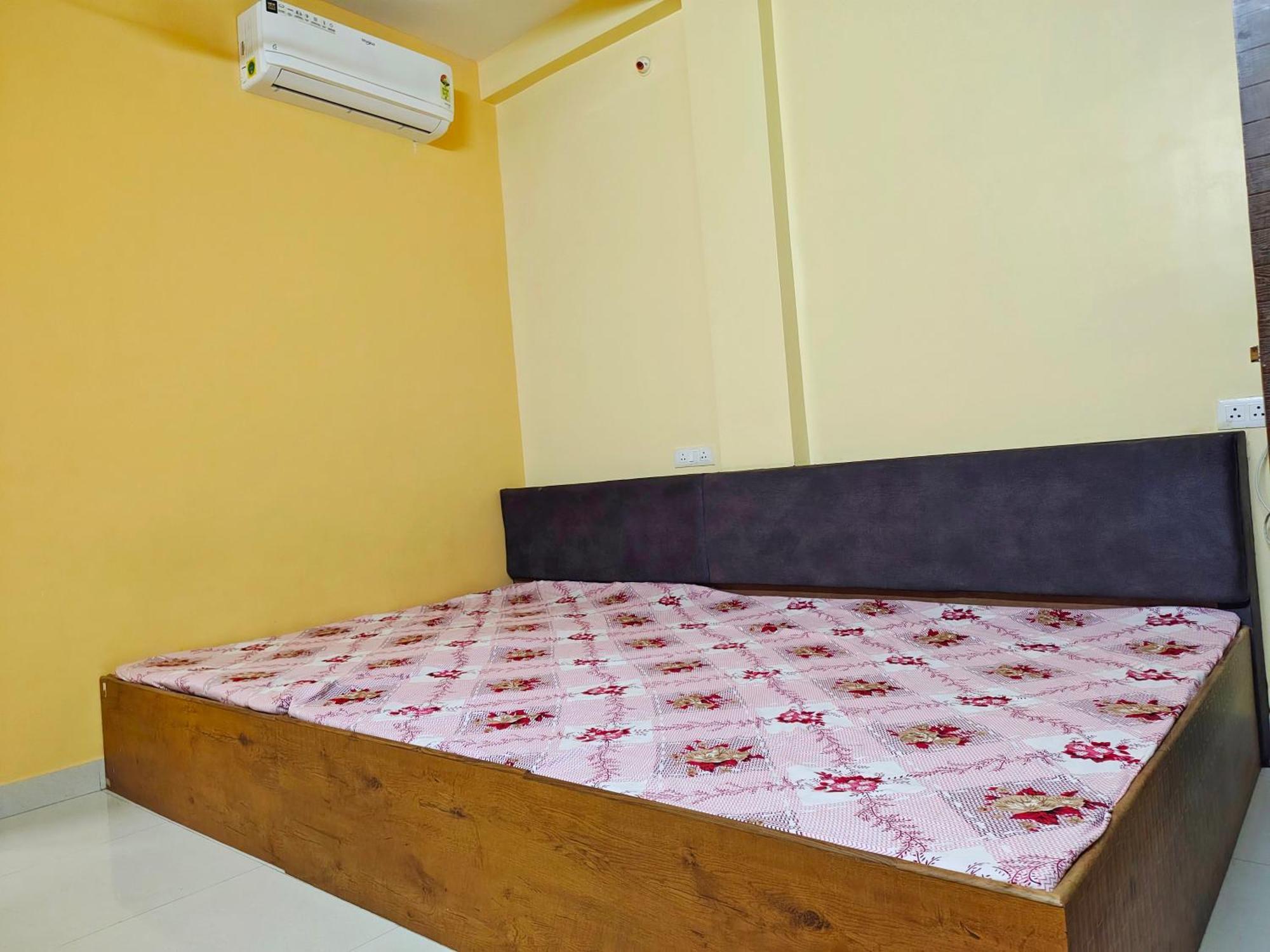 Anand Yatri Grah - Home Stay, Ujjain Exterior photo