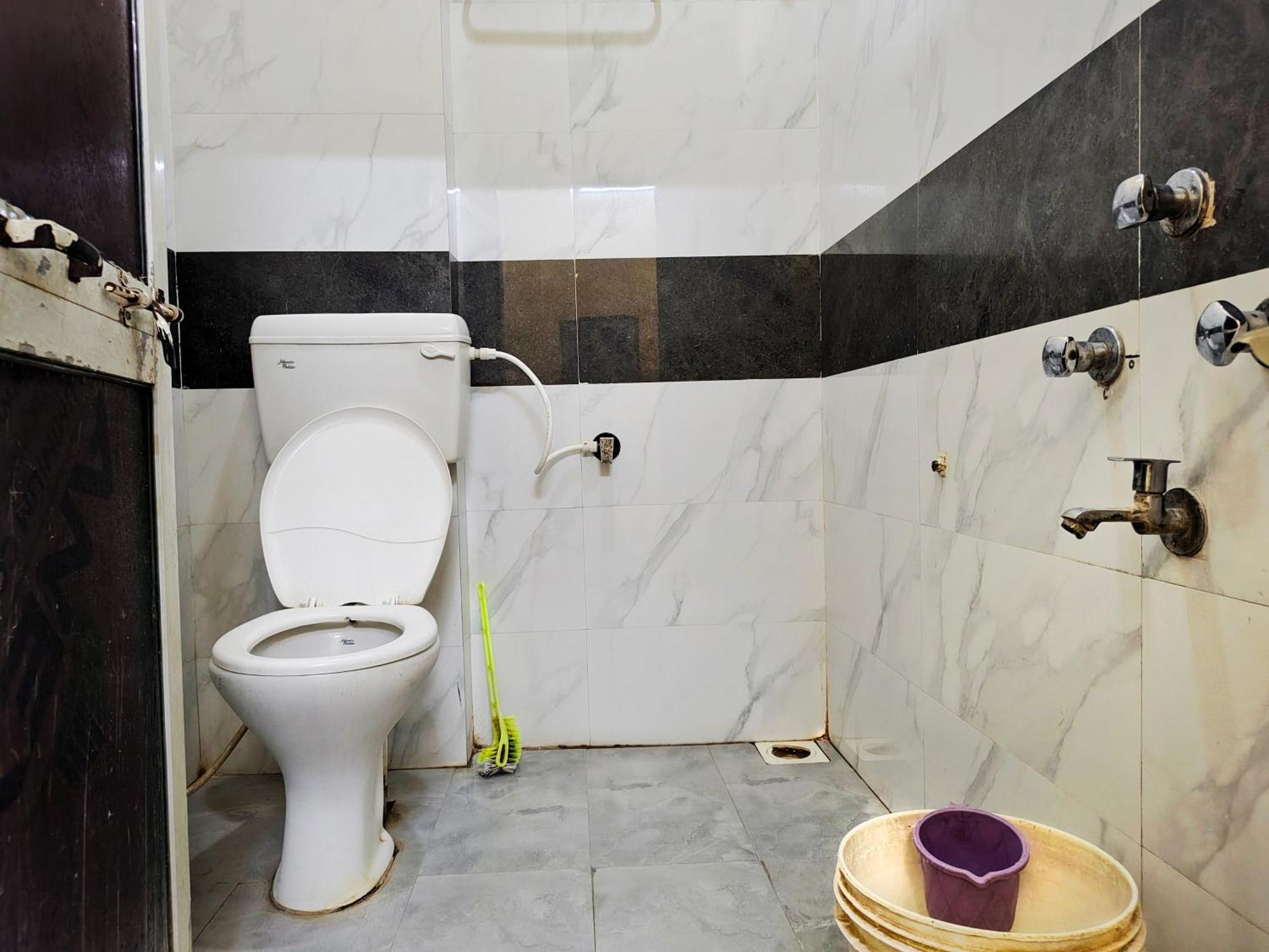 Anand Yatri Grah - Home Stay, Ujjain Exterior photo