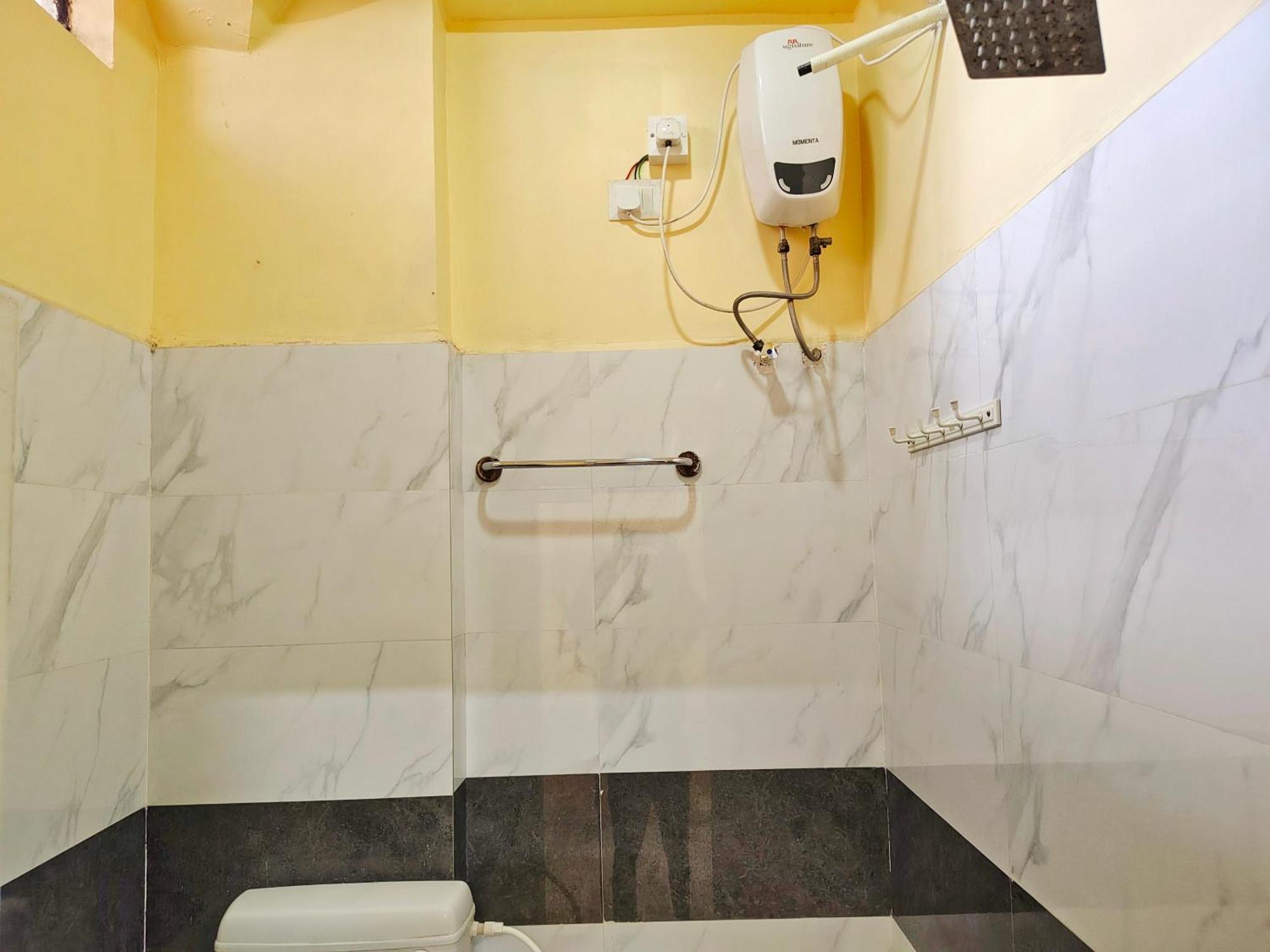 Anand Yatri Grah - Home Stay, Ujjain Exterior photo